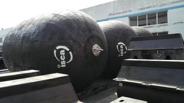 Chine Bateau à côté des amortisseurs marins en caoutchouc gonflables de Yokohama pneumatiques fournisseur