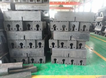 Chine Type de haute qualité de trou de la serrure amortisseurs en caoutchouc pour les structures de amarrage à quai fournisseur