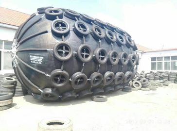 Chine Yokohama Marine Inflatable Rubber Fender pneumatique 4,5 mètres de diamètre pour le bateau le long fournisseur