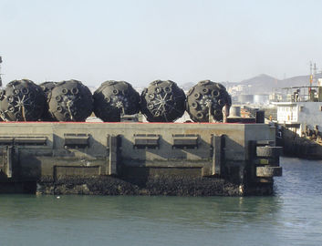 Chine amortisseurs en caoutchouc marins de couche de Synthétique-pneu-corde pour de grands bateaux-citerne fournisseur