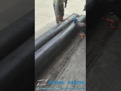 Le type D est un pare-chocs en caoutchouc.