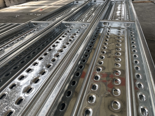 Chine Échafaudage personnalisé pédales en acier galvanisé traitement de surface trempé à chaud planche d'échafaudage fournisseur