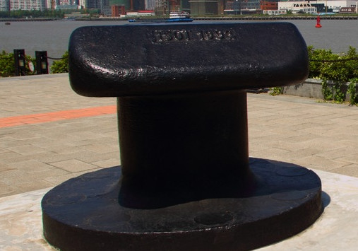 Chine Type Tee Components d'amarrage en acier marin Bollard d'amarrage à quai pour navire Détails OEM Pour bollard d'amarrage à courbe marine fournisseur