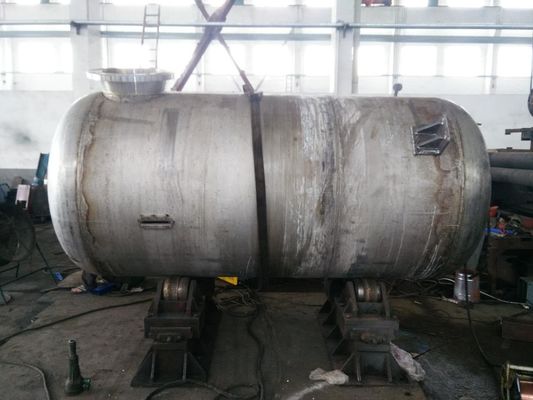 Chine Type vertical miroir de réservoir de récipient à pression de fonte de vide polonais fournisseur