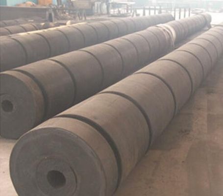 Fender en caoutchouc pour remorqueur maritime offrant des performances et une installation facile avec des options de montage en chaîne et en sangle fournisseur