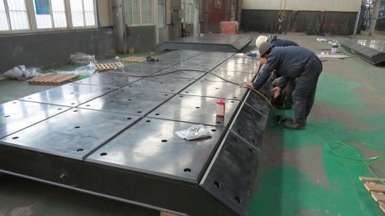 Panneau de garde-boue UHMWPE, panneau anti-collision, matériau HDPE, résistant à la corrosion, 1690×1760mm fournisseur
