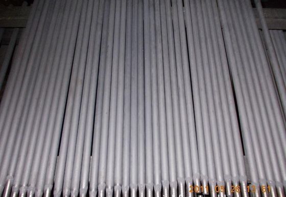 Électrode de soudage recouverte de cellulose AWS A-5.5 E 8010 pour la soudure verticale des tuyaux vers le bas et les couches de couverture de remplissage à passages chauds fournisseur