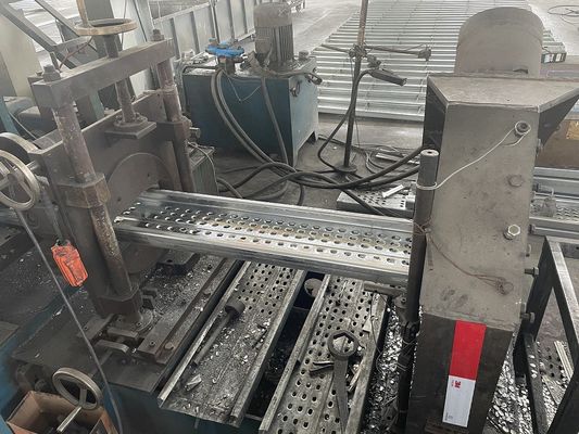 Échafaudage en acier galvanisé planche tremplin résistant à la corrosion Taille personnalisable fournisseur