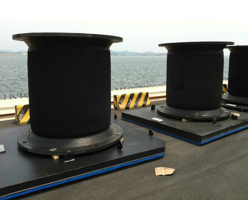 Type Marine Rubber Fender For Ship de Supercell à côté de l'amarrage gauche fournisseur