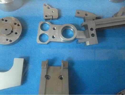 Pièces de machines de traitement des métaux certifiées ISO avec une conception personnalisée et des composants usinés de haute précision résistants à la corrosion fournisseur