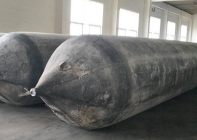 Airbags de lancement de bateau en caoutchouc pneumatique de dock avec des couches synthétiques de corde de pneu
